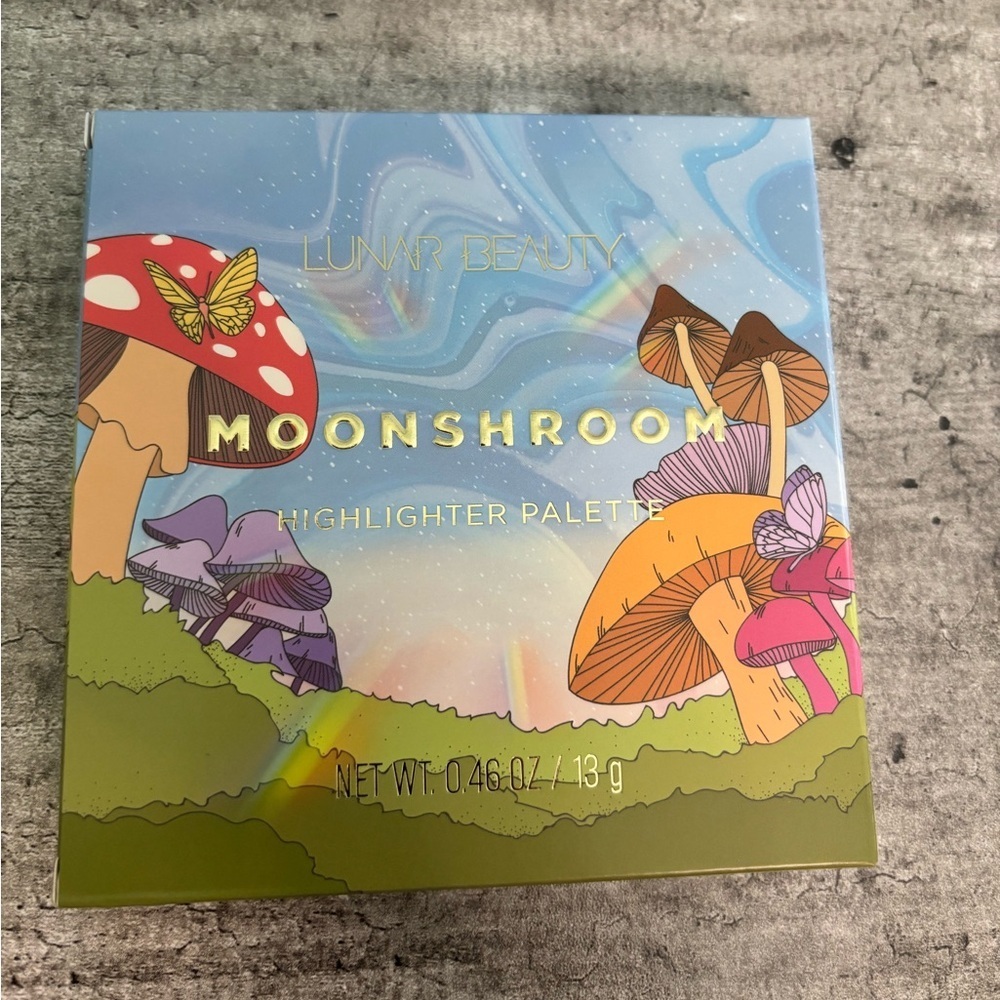 ✨ Lunar Beauty Moonshroom Highlighter Palette by Manny MUA - 13 g / 0.46 oz - Picture 5 of 6